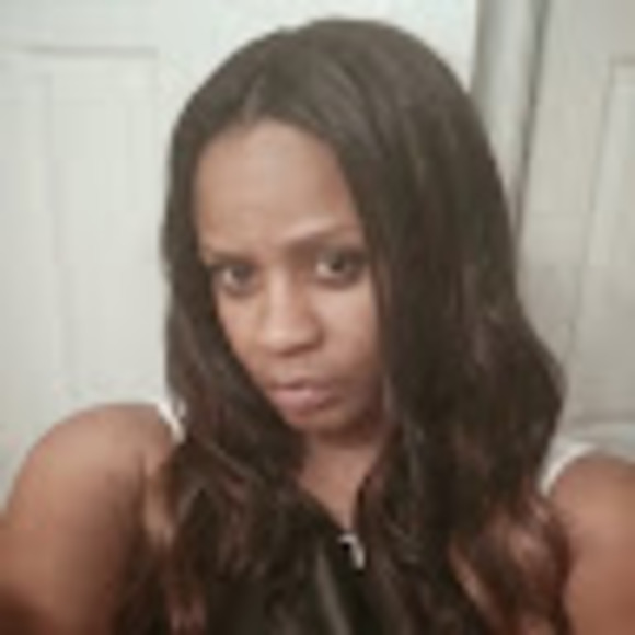 Meet your Posher, Tia - Picture 1 of 1